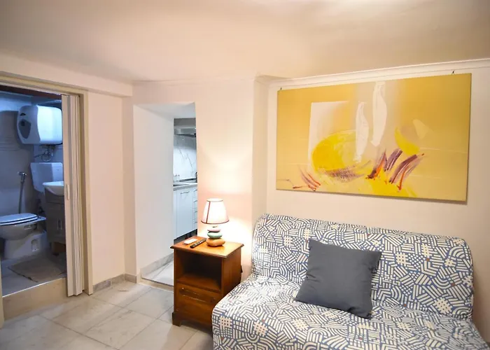 Lilliput Apartment
