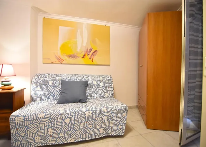 Lilliput Apartment